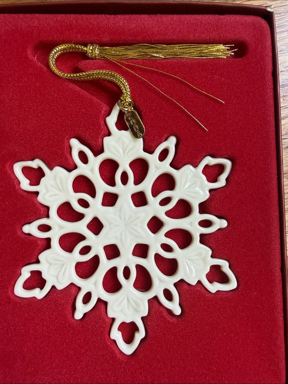 Lenox 2006 Snowfantasies Snowflake Porcelain Holiday Ornament new in box